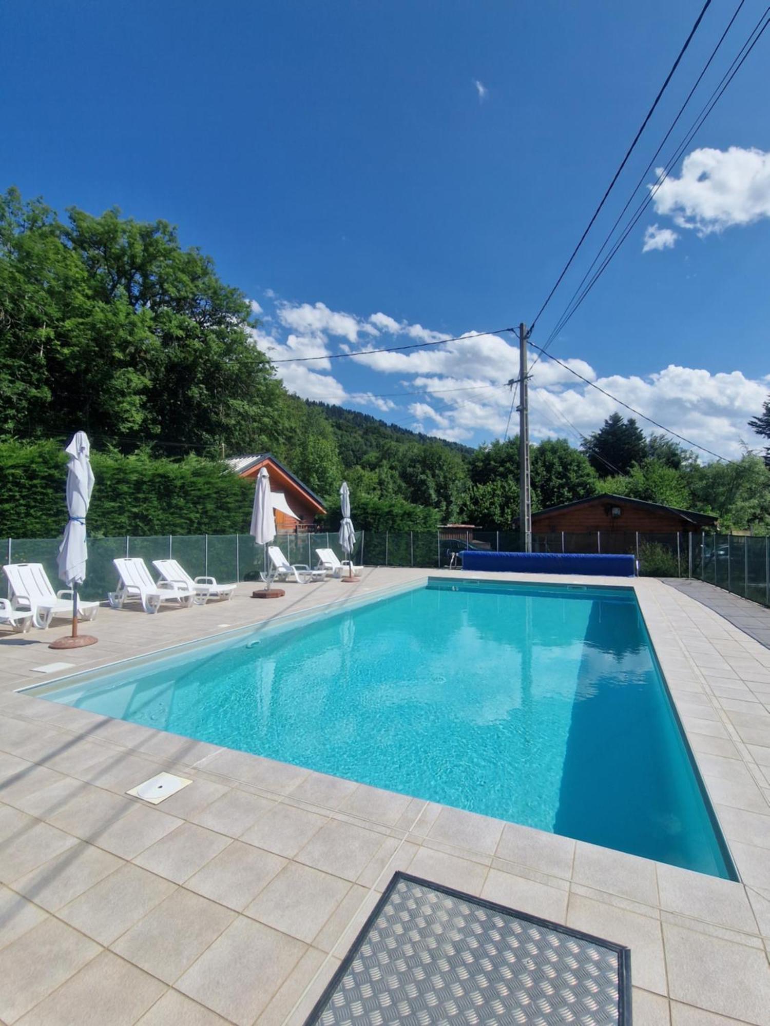 Chalet Bord De Lac Avec Piscine N2E Laffrey Exterior foto